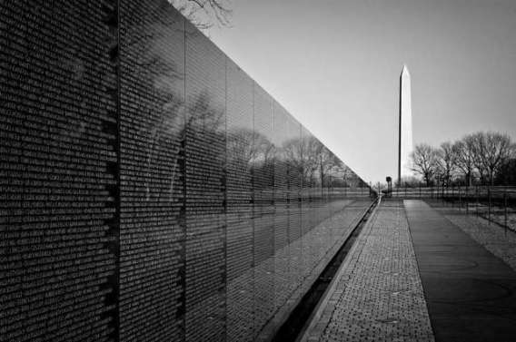 Vietnam_War_Memorial_degln0