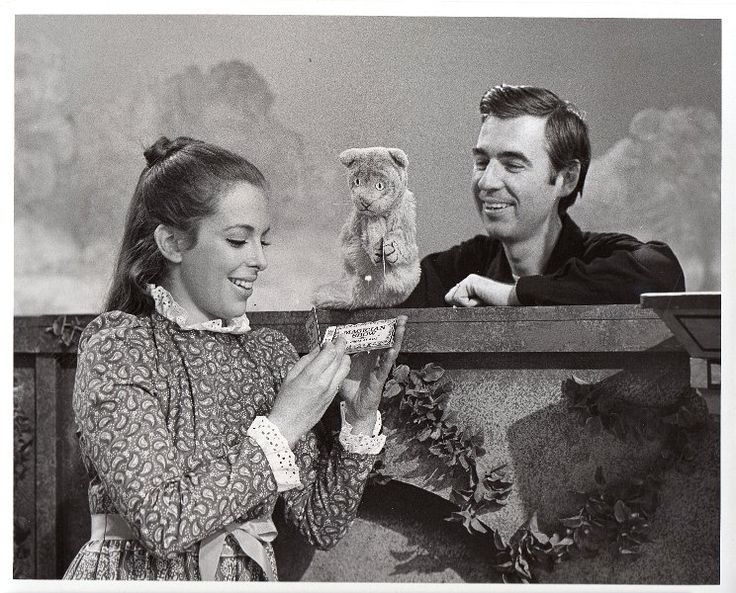 02ea00cea65ef42c10bc09ee5570cd4d--mister-rogers-neighborhood-fred-rogers