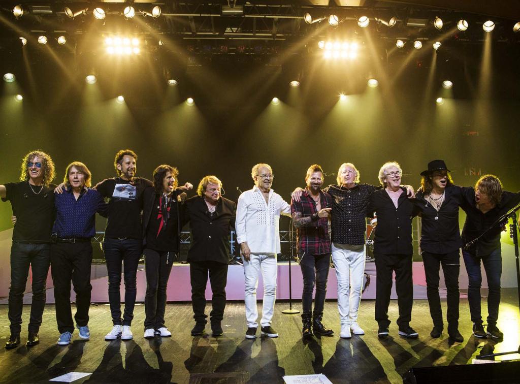 f- se-1-show-269-4minusdennis