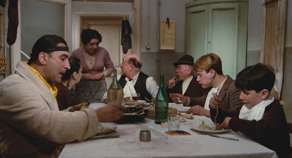 Amarcord_Famiglia_pranzo_01