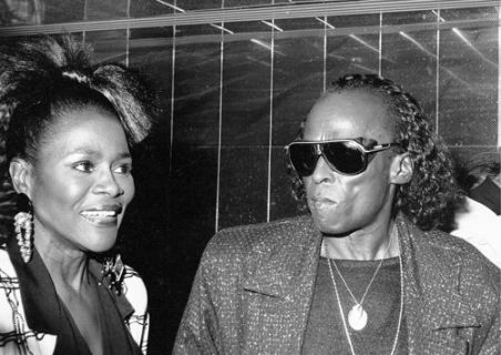 f1718f32ceb04376cb9ac53913f18011